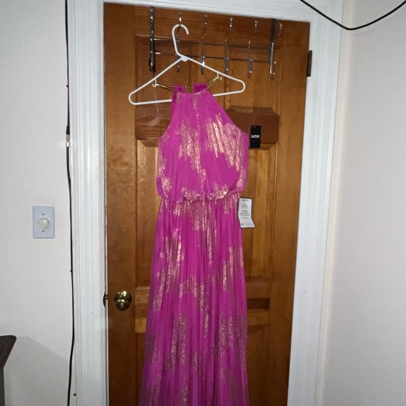 Elegant ladies never worn wedding or party dress made by MSK bought from Macy’s - Picture 3 of 3